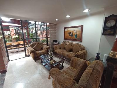 Casa de 3 alcobas en venta en Belen Loma De Los Bernal, Medellín, 142 m² · foto 4 de 20