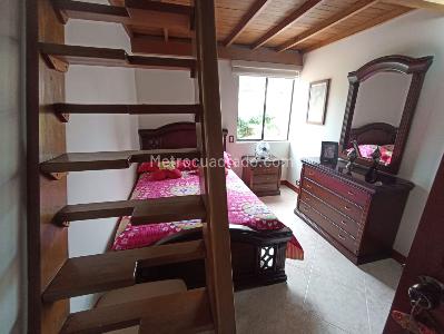 Casa de 3 alcobas en venta en Belen Loma De Los Bernal, Medellín, 142 m² · foto 15 de 20