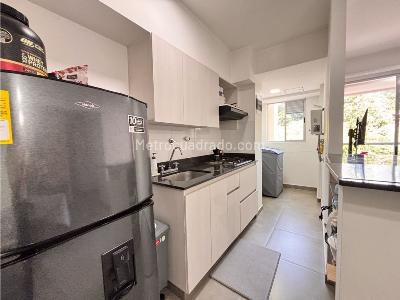 Apartamento de 3 alcobas en venta en Asdesillas, Sabaneta, 62 m² · foto 7 de 20
