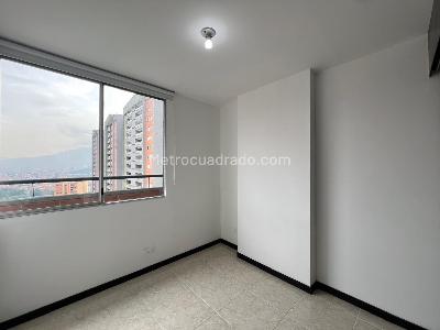 Apartamento en venta en Belen Loma De Los Bernal, Medellín · foto 3 de 11