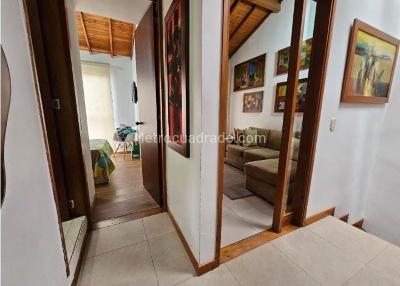 Casa de 4 alcobas en venta en Belen La Mota, Medellín, 117 m² · foto 2 de 20
