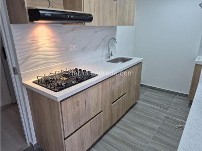 Apartamento de 2 alcobas en venta en Santa Ana, Bello, 51 m² · foto 3 de 17
