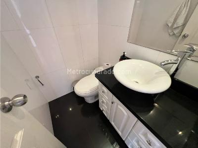 Apartamento de 5 alcobas en venta en El Poblado, Medellín, 228 m² · foto 6 de 20