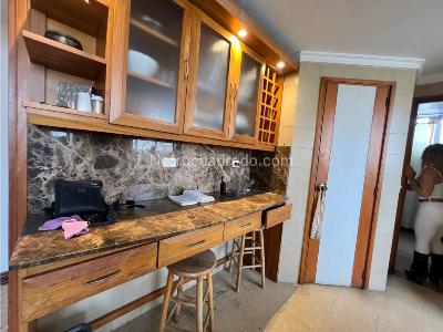 Apartamento de 5 alcobas en venta en El Poblado, Medellín, 228 m² · foto 10 de 20