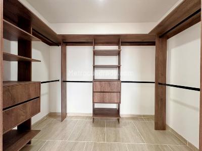 Apartamento de 4 alcobas en venta en Belen Rosales, Medellín, 200 m² · foto 18 de 20