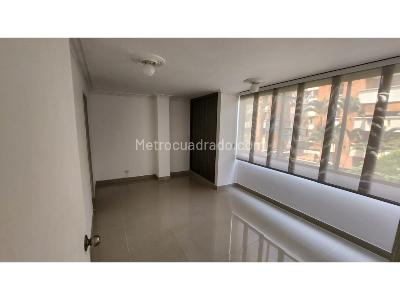 Apartamento de 3 alcobas en venta en Laureles, Medellín, 131 m² · foto 2 de 20