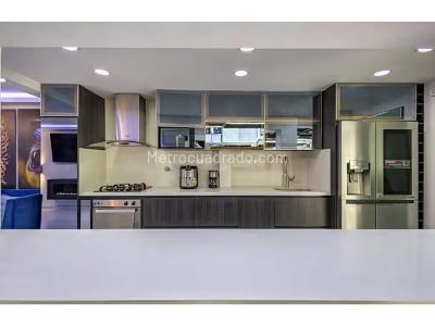 Apartamento de 3 alcobas en venta en Laureles, Medellín, 202 m² · foto 3 de 20