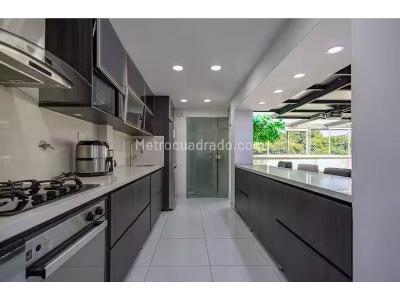 Apartamento de 3 alcobas en venta en Laureles, Medellín, 202 m² · foto 4 de 20