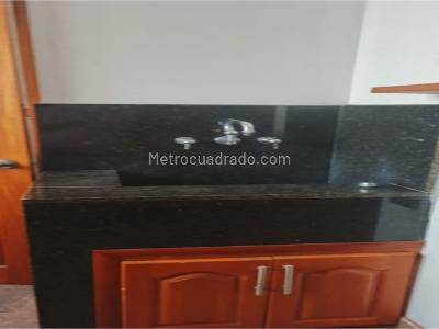 Apartamento de 2 alcobas en venta en Laureles, Medellín, 74 m² · foto 4 de 6