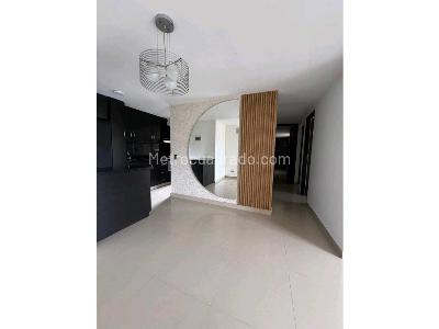 Apartamento de 3 alcobas en venta en Loma De Los Bernal, Medellín, 80 m² · foto 3 de 20