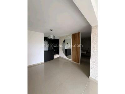 Apartamento de 3 alcobas en venta en Loma De Los Bernal, Medellín, 80 m² · foto 4 de 20