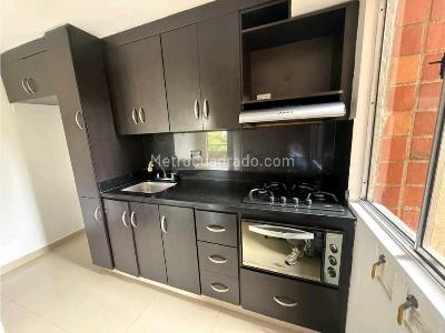 Apartamento de 3 alcobas en venta en Loma De Los Bernal, Medellín, 80 m² · foto 6 de 20