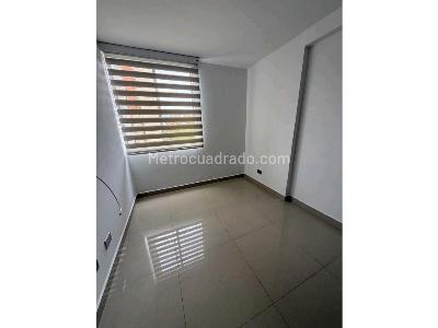 Apartamento de 3 alcobas en venta en Loma De Los Bernal, Medellín, 80 m² · foto 10 de 20