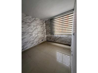 Apartamento de 3 alcobas en venta en Loma De Los Bernal, Medellín, 80 m² · foto 14 de 20