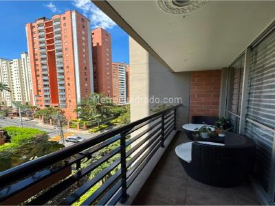 Apartamento de 3 alcobas en venta en Loma De Los Bernal, Medellín, 72 m² · foto 2 de 20