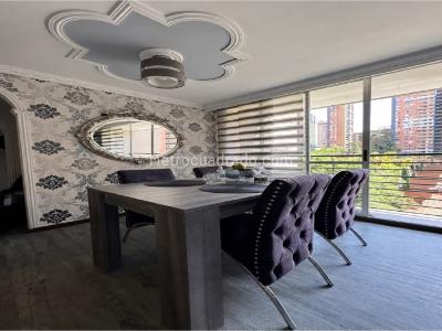 Apartamento de 3 alcobas en venta en Loma De Los Bernal, Medellín, 72 m² · foto 3 de 20