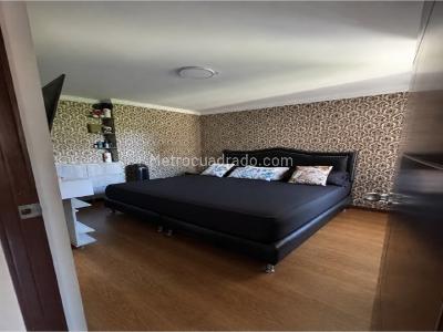 Apartamento de 3 alcobas en venta en Loma De Los Bernal, Medellín, 72 m² · foto 5 de 20