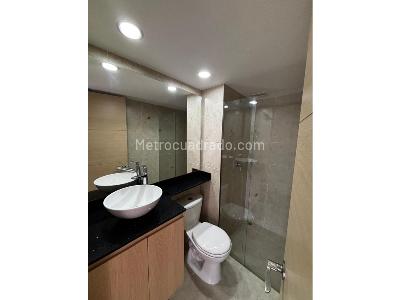 Apartamento de 3 alcobas en venta en Loma De Los Bernal, Medellín, 80 m² · foto 10 de 20