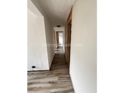 Apartamento de 3 alcobas en venta en Loma De Los Bernal, Medellín, 80 m² · foto 14 de 20