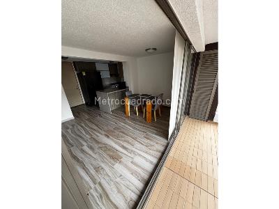 Apartamento de 3 alcobas en venta en Loma De Los Bernal, Medellín, 80 m² · foto 2 de 20