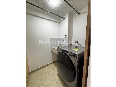 Apartamento de 3 alcobas en venta en Loma De Los Bernal, Medellín, 80 m² · foto 6 de 20