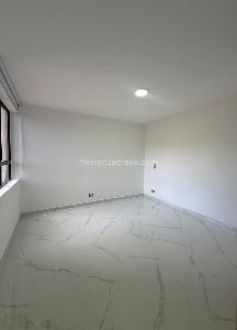 Apartamento de 3 alcobas en venta en Belenloma De Los Bernal, Medellín, 81 m² · foto 11 de 15
