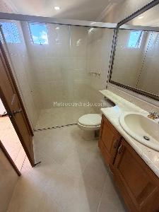 Apartamento de 4 alcobas en venta en Laureles, Medellín, 181 m² · foto 12 de 20
