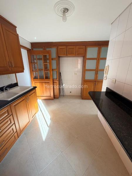 Piso – Medellín, Laureles, Laureles-Estadio - Más