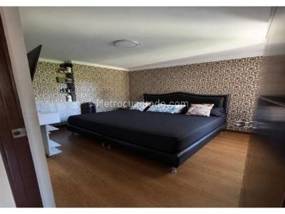 Apartamento de 3 alcobas en venta en Loma De Los Bernal, Medellín, 72 m² · foto 4 de 20