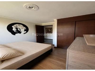 Apartamento de 3 alcobas en venta en Loma De Los Bernal, Medellín, 72 m² · foto 8 de 20
