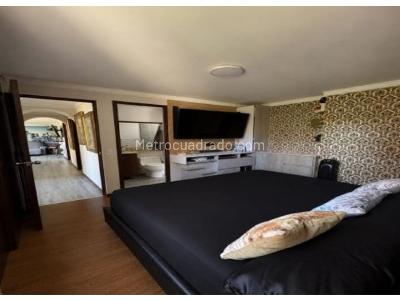 Apartamento de 3 alcobas en venta en Loma De Los Bernal, Medellín, 72 m² · foto 10 de 20
