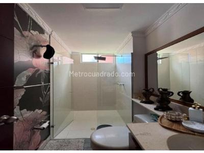 Apartamento de 3 alcobas en venta en Loma De Los Bernal, Medellín, 72 m² · foto 13 de 20