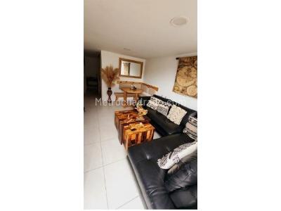 Casa de 4 alcobas en venta en Robledo Pajarito, Medellín, 80 m² · foto 2 de 20
