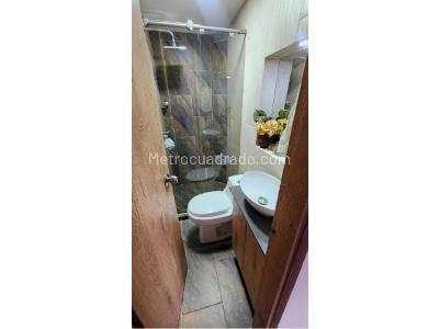 Casa de 4 alcobas en venta en Robledo Pajarito, Medellín, 80 m² · foto 11 de 20