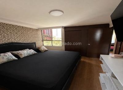 Apartamento de 3 alcobas en venta en Loma De Los Bernal, Medellín, 72 m² · foto 12 de 19