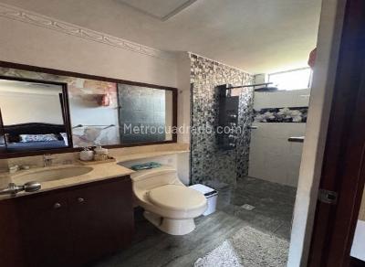 Apartamento de 3 alcobas en venta en Loma De Los Bernal, Medellín, 72 m² · foto 14 de 19
