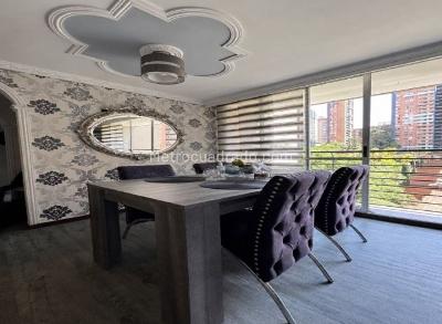 Apartamento de 3 alcobas en venta en Loma De Los Bernal, Medellín, 72 m² · foto 2 de 19