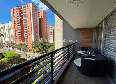 Apartamento de 3 alcobas en venta en Loma De Los Bernal, Medellín, 72 m² · foto 4 de 19