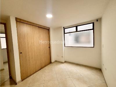 Apartamento de 2 alcobas en venta en Restrepo Naranjo, Sabaneta, 84 m² · foto 5 de 11