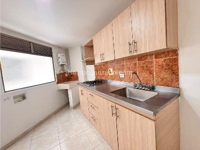 Apartamento de 2 alcobas en venta en Restrepo Naranjo, Sabaneta, 84 m² · foto 7 de 11