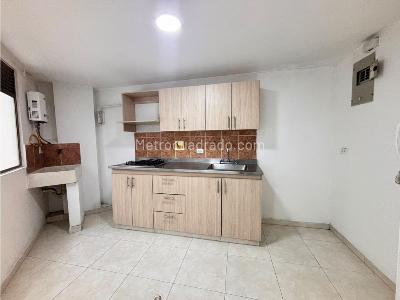 Apartamento de 2 alcobas en venta en Restrepo Naranjo, Sabaneta, 84 m² · foto 9 de 11