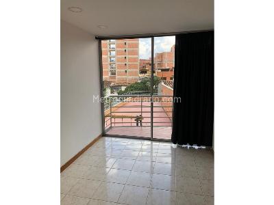 Apartamento de 3 alcobas en venta en La Floresta, Medellín, 65 m² · foto 4 de 20