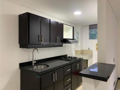 Apartamento en venta en Belen Loma De Los Bernal, Medellín · foto 4 de 13