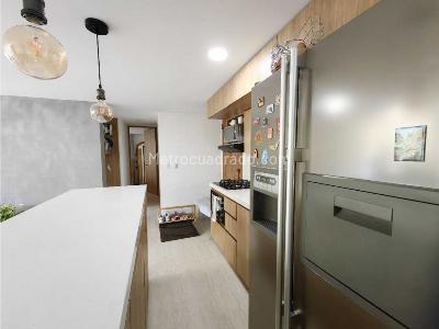 Apartaestudio en venta en Loma Del Indio, Medellín, 60 m² · foto 9 de 20