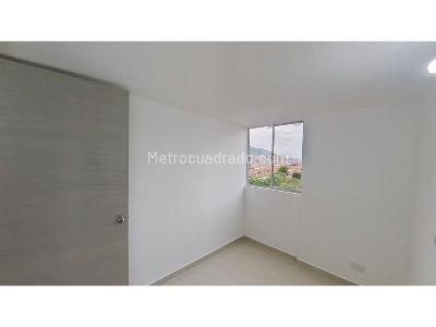 Apartamento de 3 alcobas en venta en Aralias, Bello, 55 m² · foto 11 de 20
