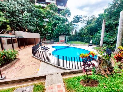 Apartamento de 4 alcobas en venta en El Poblado La Florida, Medellín, 145 m² · foto 19 de 20