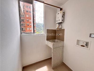 Apartamento de 3 alcobas en venta en Loma De San Jose, Sabaneta, 57 m² · foto 20 de 20