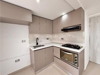 Apartamento de 3 alcobas en venta en Loma De San Jose, Sabaneta, 57 m² · foto 3 de 20