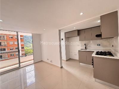 Apartamento de 3 alcobas en venta en Loma De San Jose, Sabaneta, 57 m² · foto 4 de 20
