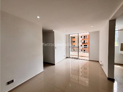 Apartamento de 3 alcobas en venta en Loma De San Jose, Sabaneta, 57 m² · foto 6 de 20
